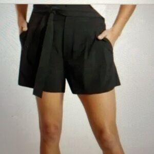 Athleta black Skyline shorts sz 4